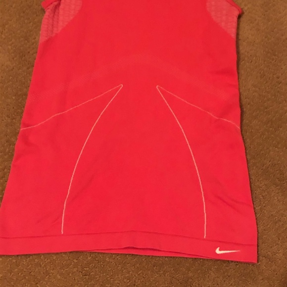 Nike Tank Top - Picture 2 of 4